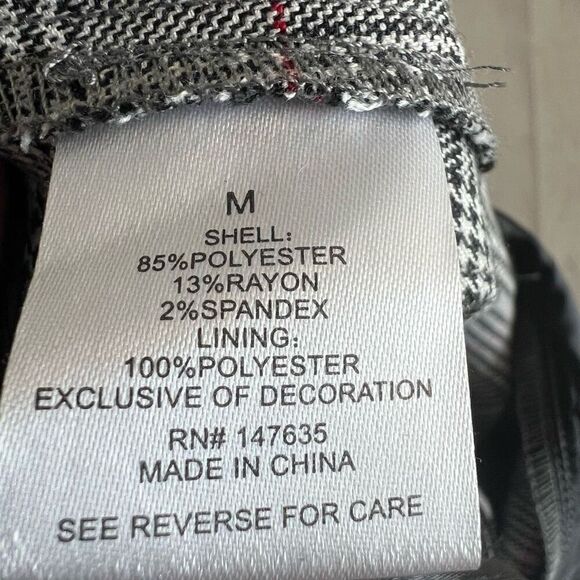 Romeo + Juliet women’s jumpsuit size medium - Picture 7 of 7